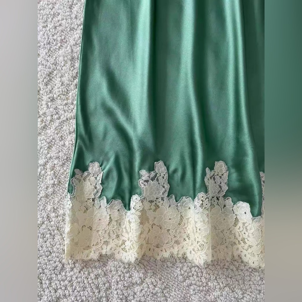 Doen Green Satin Slip Skirt with Cream Lace Hem - Picture 7 of 12